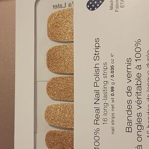 Color street nail strip